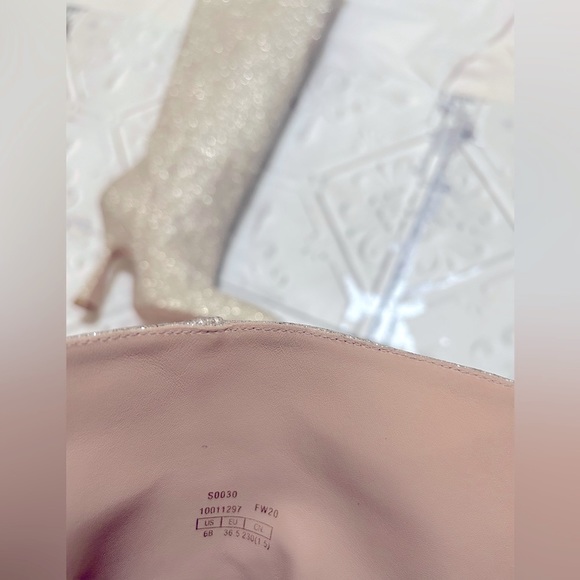 Stuart Weitzman
Parton Glitter Knee Boots platino size 6 new - Picture 15 of 15